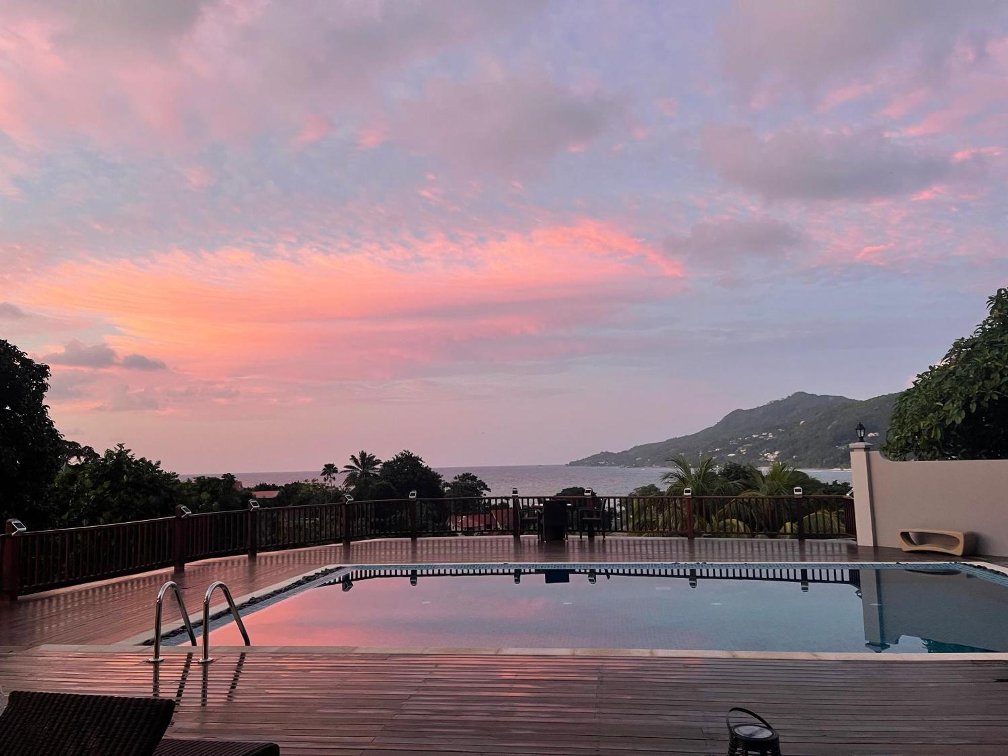 D'Offay Seaview Apartments Beau Vallon  Exterior photo