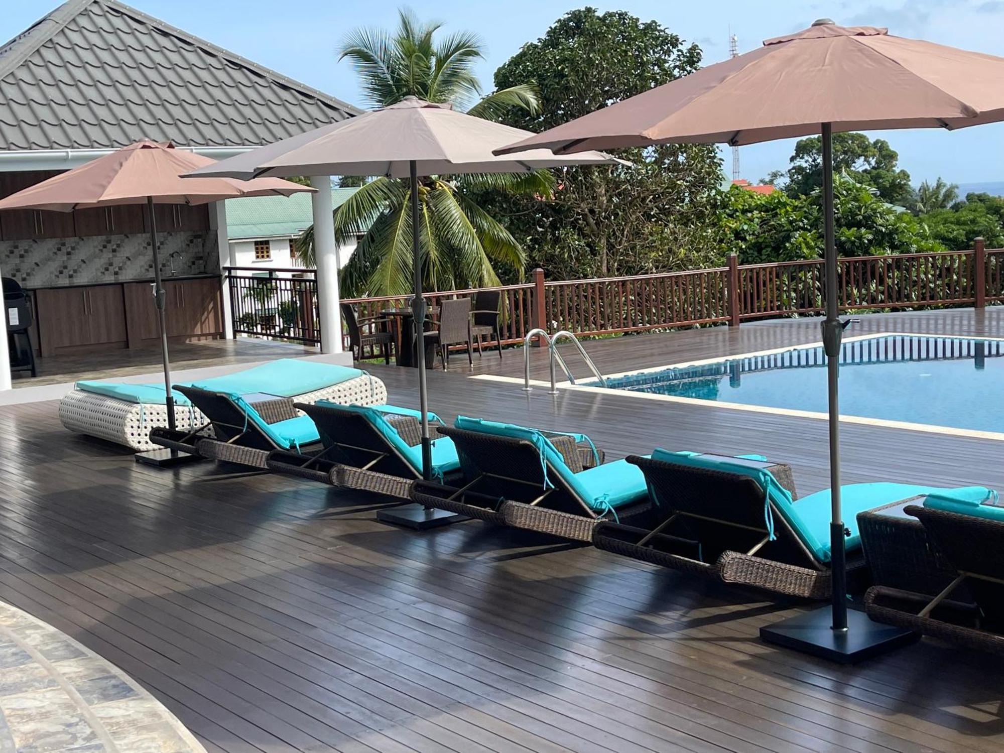 D'Offay Seaview Apartments Beau Vallon  Exterior photo