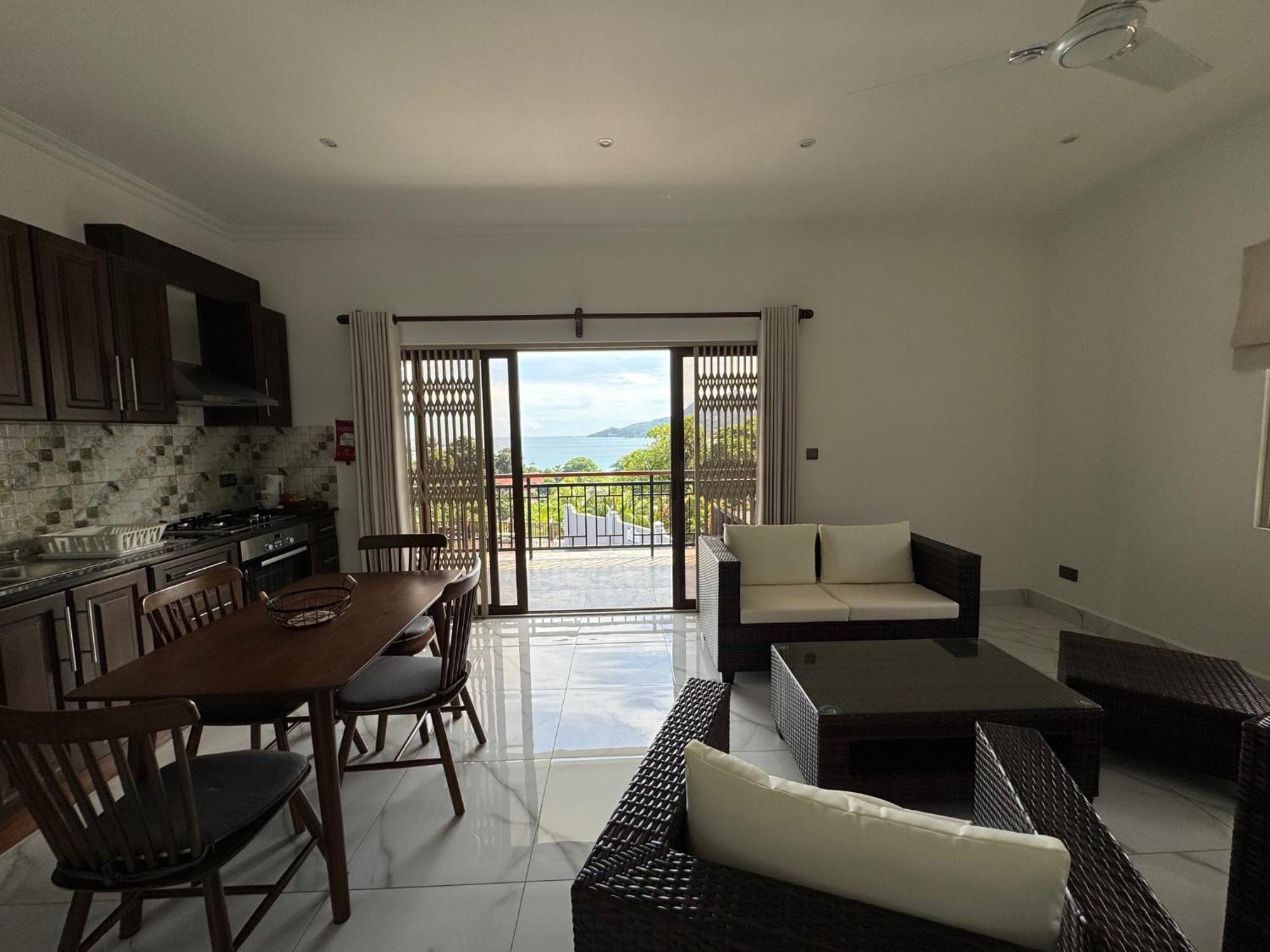 D'Offay Seaview Apartments Beau Vallon  Exterior photo