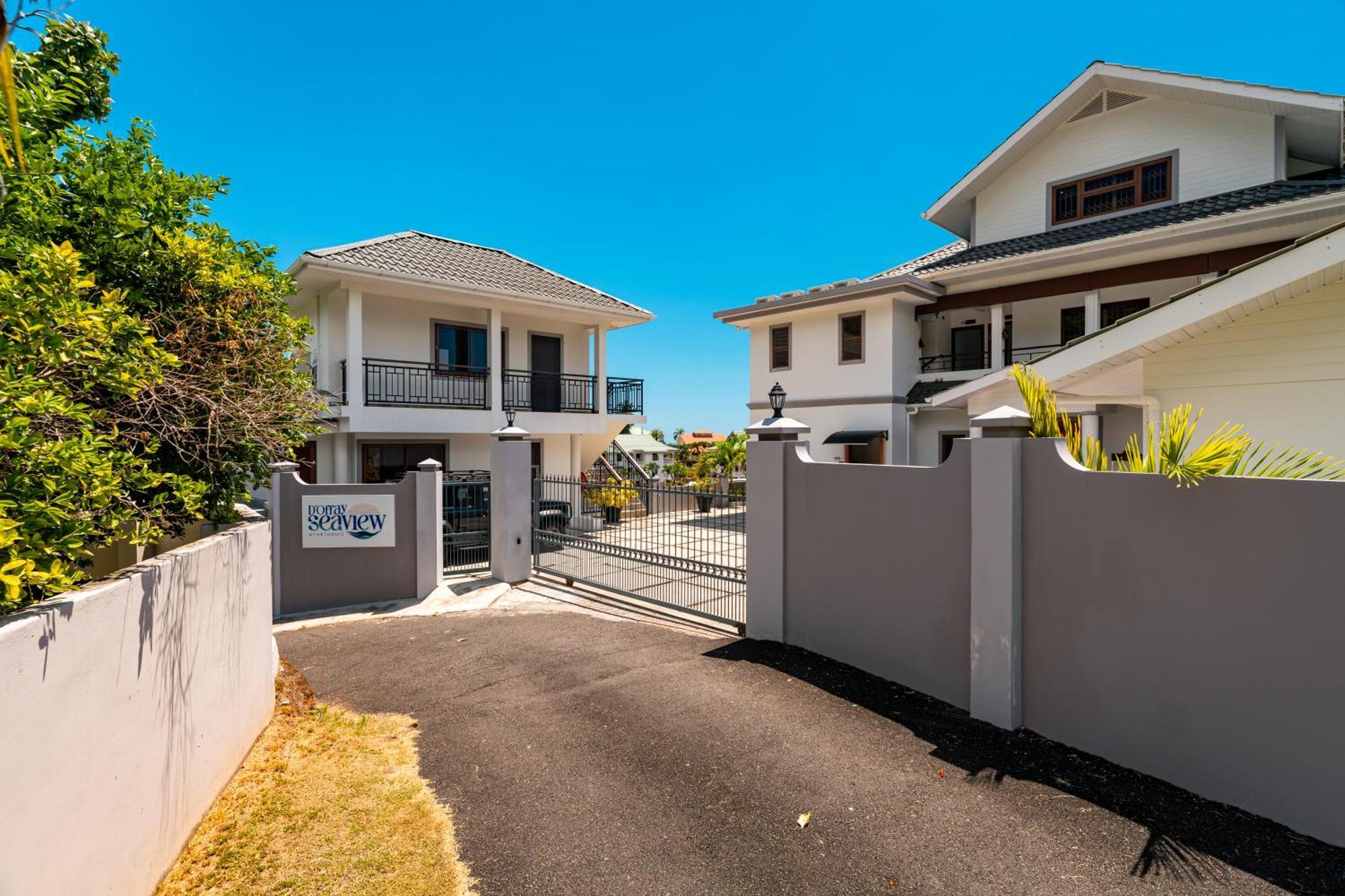 D'Offay Seaview Apartments Beau Vallon  Exterior photo