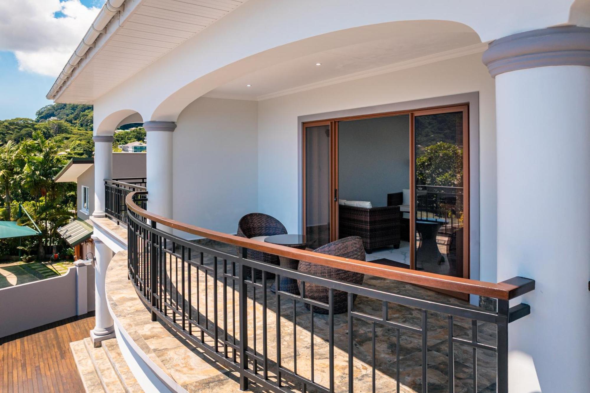 D'Offay Seaview Apartments Beau Vallon  Exterior photo