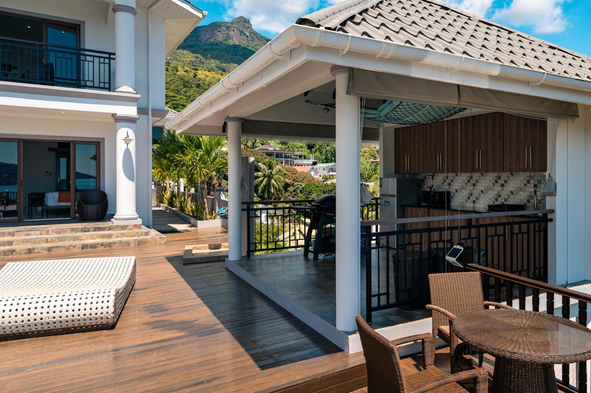D'Offay Seaview Apartments Beau Vallon  Exterior photo