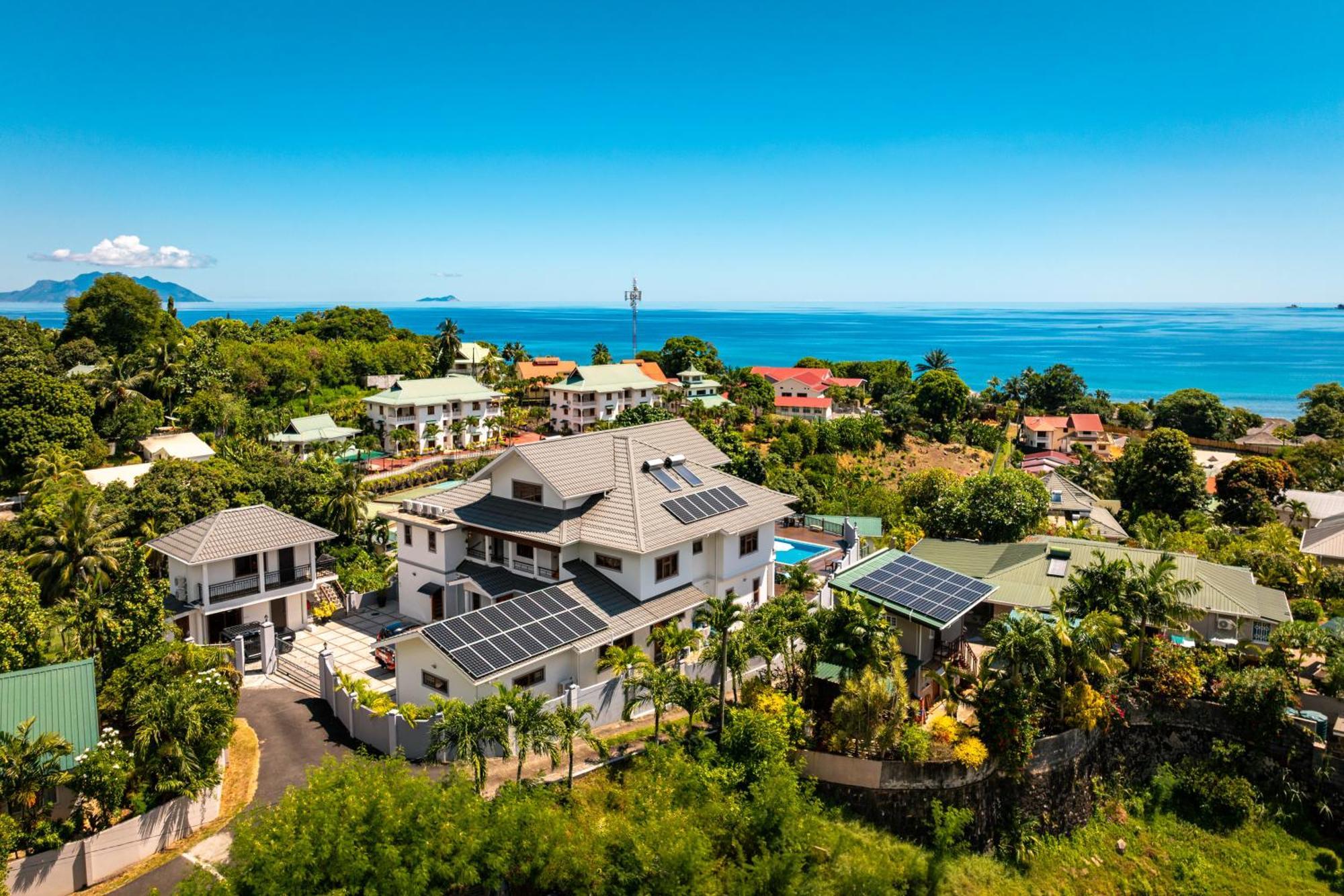 D'Offay Seaview Apartments Beau Vallon  Exterior photo